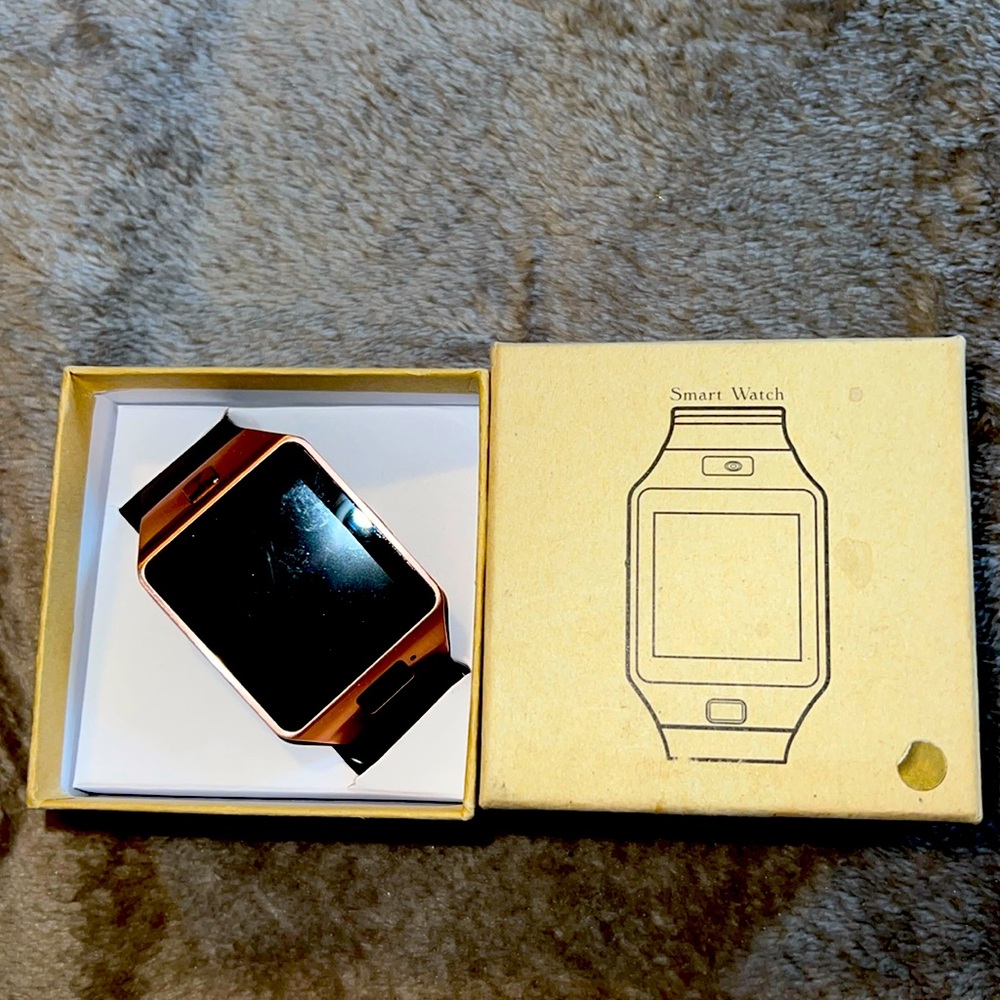 Womens Smart Watch - image 1